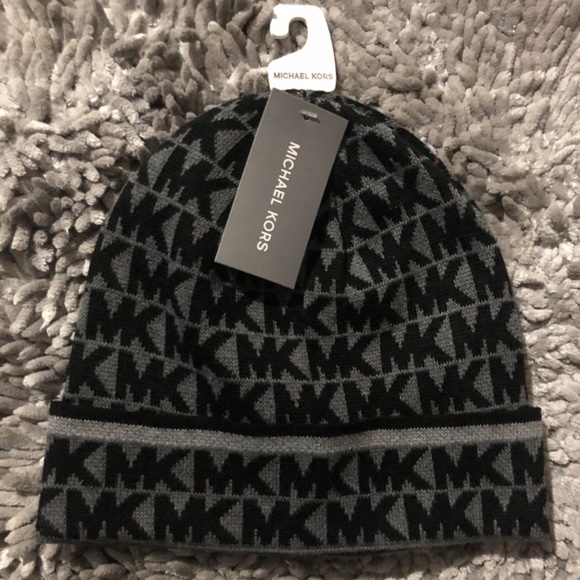 Michael Kors winter hat - Picture 2 of 5